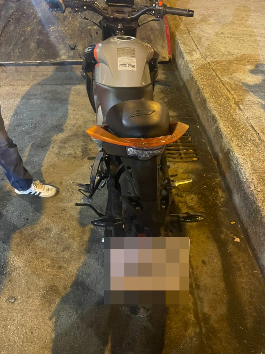 ATM_Transito's tweet image. 📢En coordinación con la @PoliciaEcuador, la #ATM desarrolla un operativo de control en la salida del túnel del cerro Santa Ana, con el objetivo de verificar el cumplimiento de las normas de tránsito, ordenar la circulación vehicular y reforzar la seguridad vial en el sector.…