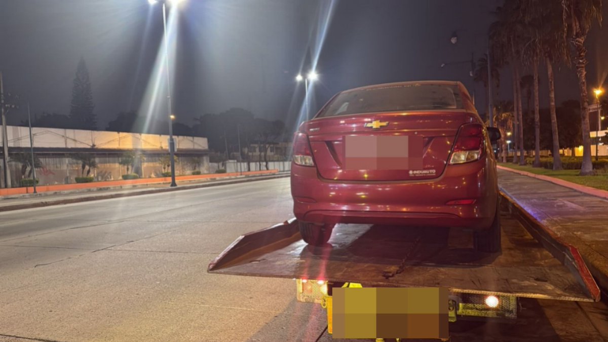 ATM_Transito's tweet image. 📢En coordinación con la @PoliciaEcuador, la #ATM desarrolla un operativo de control en la salida del túnel del cerro Santa Ana, con el objetivo de verificar el cumplimiento de las normas de tránsito, ordenar la circulación vehicular y reforzar la seguridad vial en el sector.…