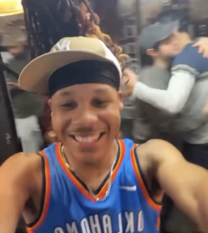 mama a jack wolfe behind you….