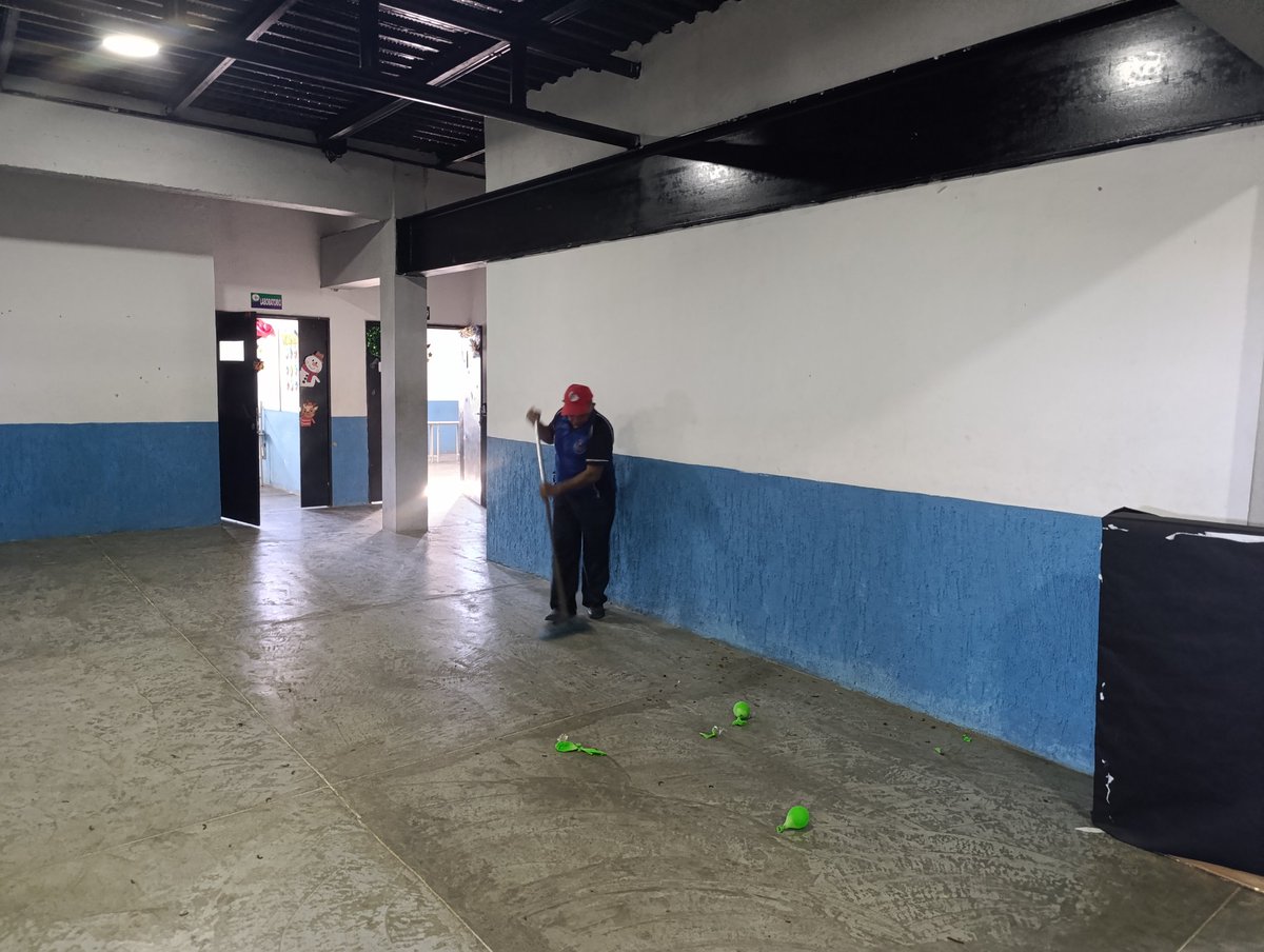 Mantenimiento a las instalaciones de <a href="/uetd_calabozo/">L.T.D. ALCIDES SALINAS</a> para el inicio de II MOMENTO PEDAGÓGICO.
@MPPEDUCACION