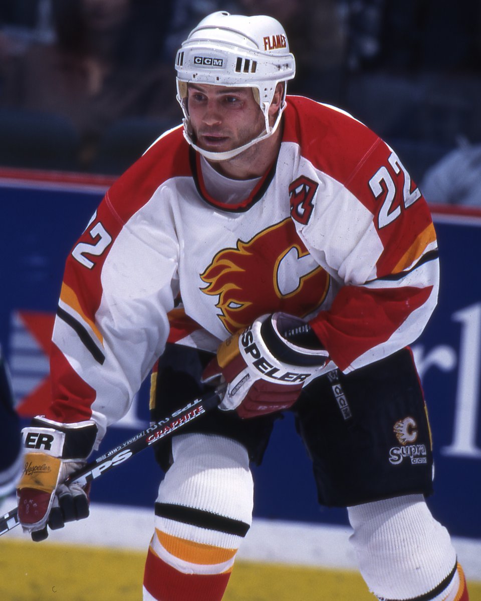 Happy 59th birthday, Ronnie Stern! 

The forward played 396 games with the #Flames, scoring 59 goals and 125 points while posting 1288 PIM 💪 After retiring from playing, he went into the business world!