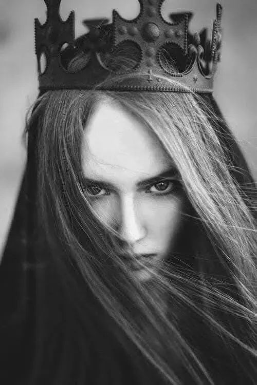 Има хора, които ще направят всичко възможно да не останат в живота ти. Не гледай към тях.