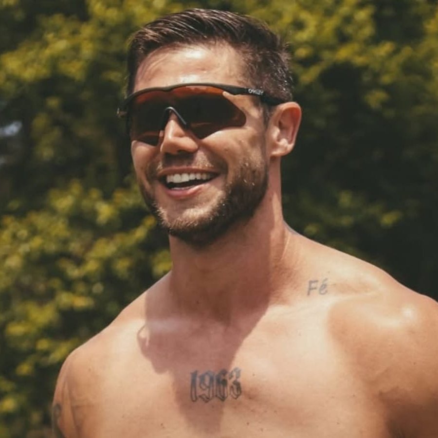 poptime's tweet image. Prestes a entrar no BBB26, Jonas Sulzbach deixou de seguir Nikolas Ferreira e vários perfis de extrema direita no Instagram.