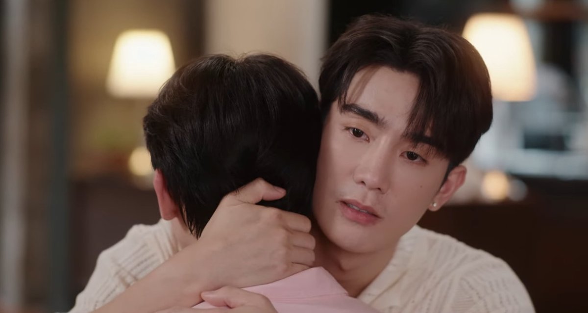 RealEntOfficial's tweet image. “ฟอส” ตามหาเบาะแส “จูเนียร์” สู่การค้นพบตัวตนที่แท้จริงของ “บุ๊ค”! ความลับทั้งหมดที่ถูกซ่อนไว้คืออะไรกันแน่ ติดตามความเข้มข้นและหาคำตอบไปพร้อมกันในซีรีส์ #MelodyOfSecrets #ความลับในบทเพลงที่บรรเลงไม่รู้จบ ศุกร์ที่ 9 ม.ค.นี้ 20.30 น. ทาง ONE31 ย้อนหลังทาง Viu

#forcebook #ฟอสบุ๊ค