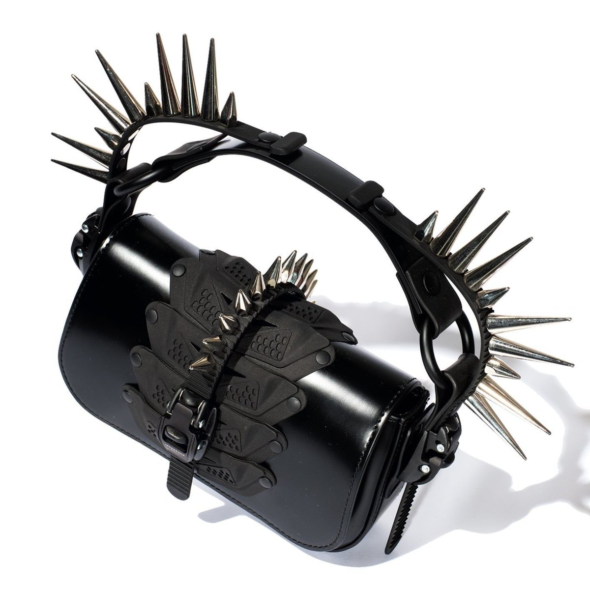 【新作アイテム12選】抱きしめたくなるカモノハシ風バッグetc. 
ginzamag.com/categories/fas…