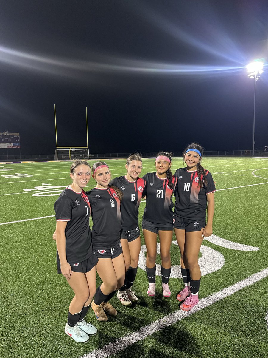 HuffmanLFSoccer's tweet photo. Ended day 1 with a 5-0 dub! S/O to our shutout squad, our scoring squad, and JC’s Tacos 🌮 https://t.co/wN75arUH1F