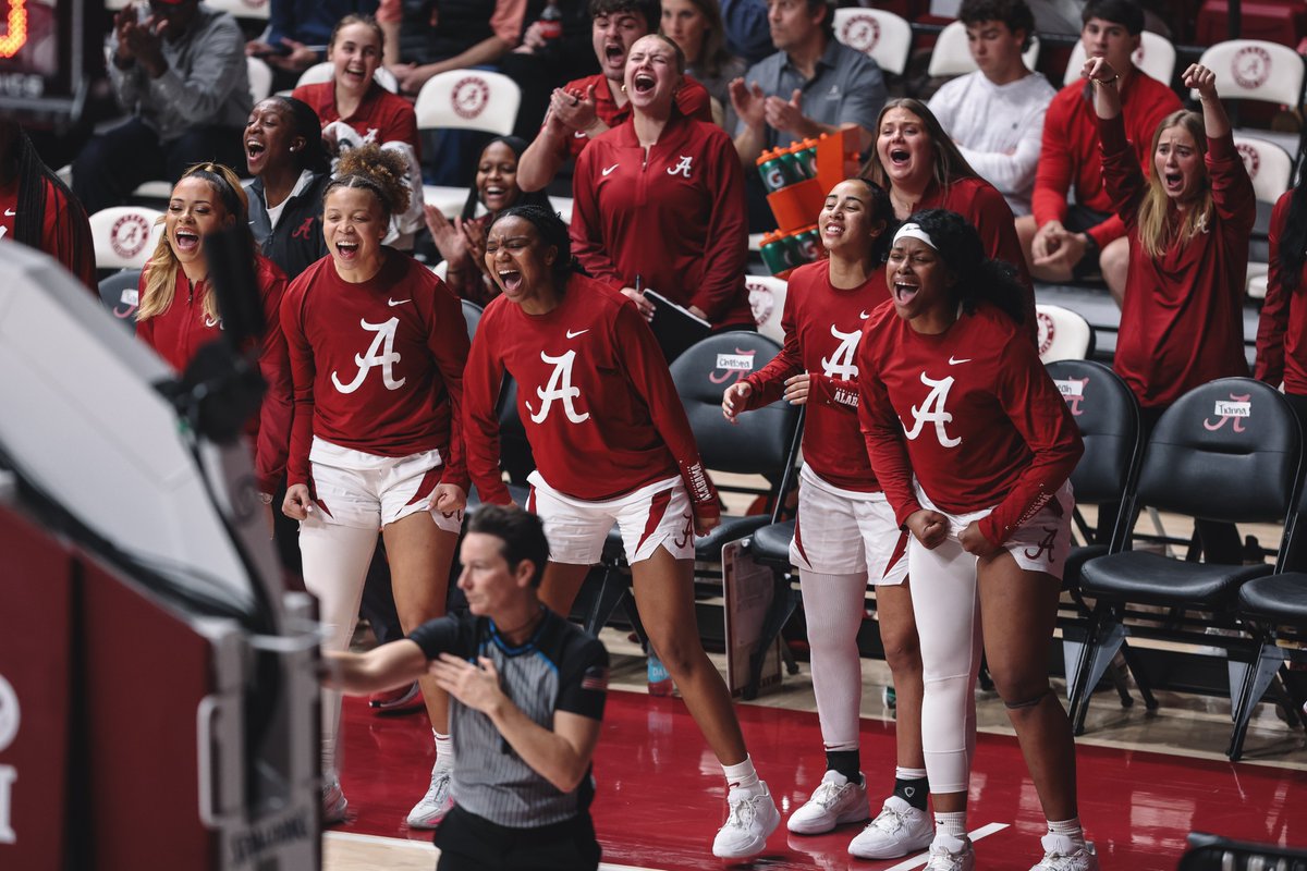 AlabamaWBB's tweet image. That winning feeling! 16-1! 🤩

#RollTide #GLG