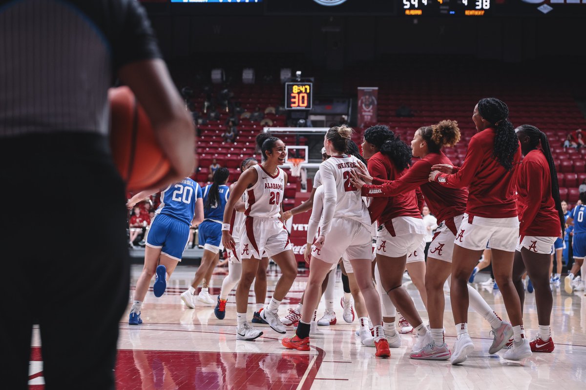 AlabamaWBB's tweet image. That winning feeling! 16-1! 🤩

#RollTide #GLG