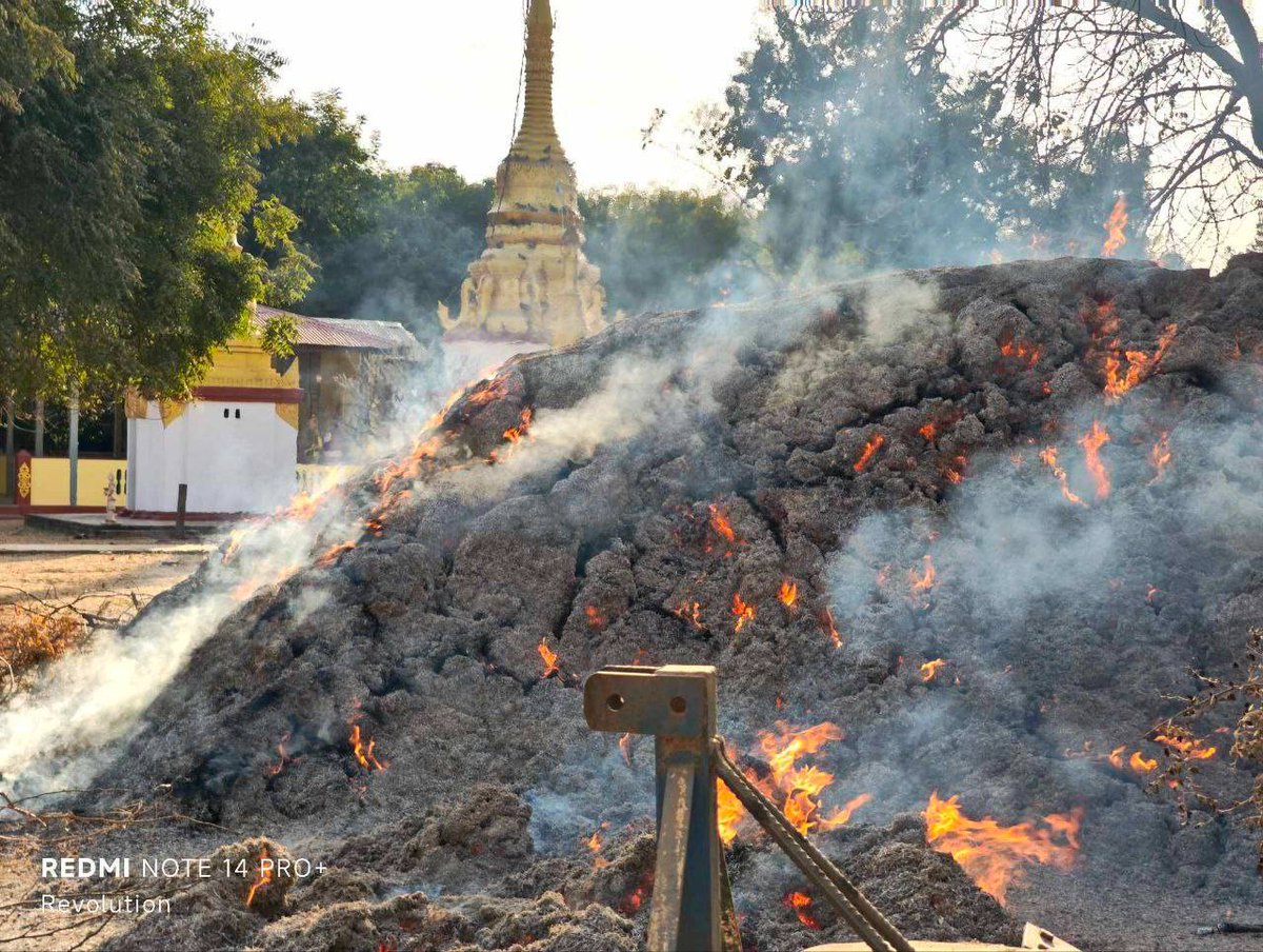 ပခုက္ကူ၊ ကံရပ်ကြီးရွာ ရွာလုံးကျွတ်မီးရှို့ခံရ 

မြေလတ်အသံ၊ ဇန်နဝါရီ ၉၊ ၂၀၂၅။ 

သတင်းအပြည့်အစုံ - myaelattathan.com/news/20655/

#MyaelattAthan #News #Myanmar