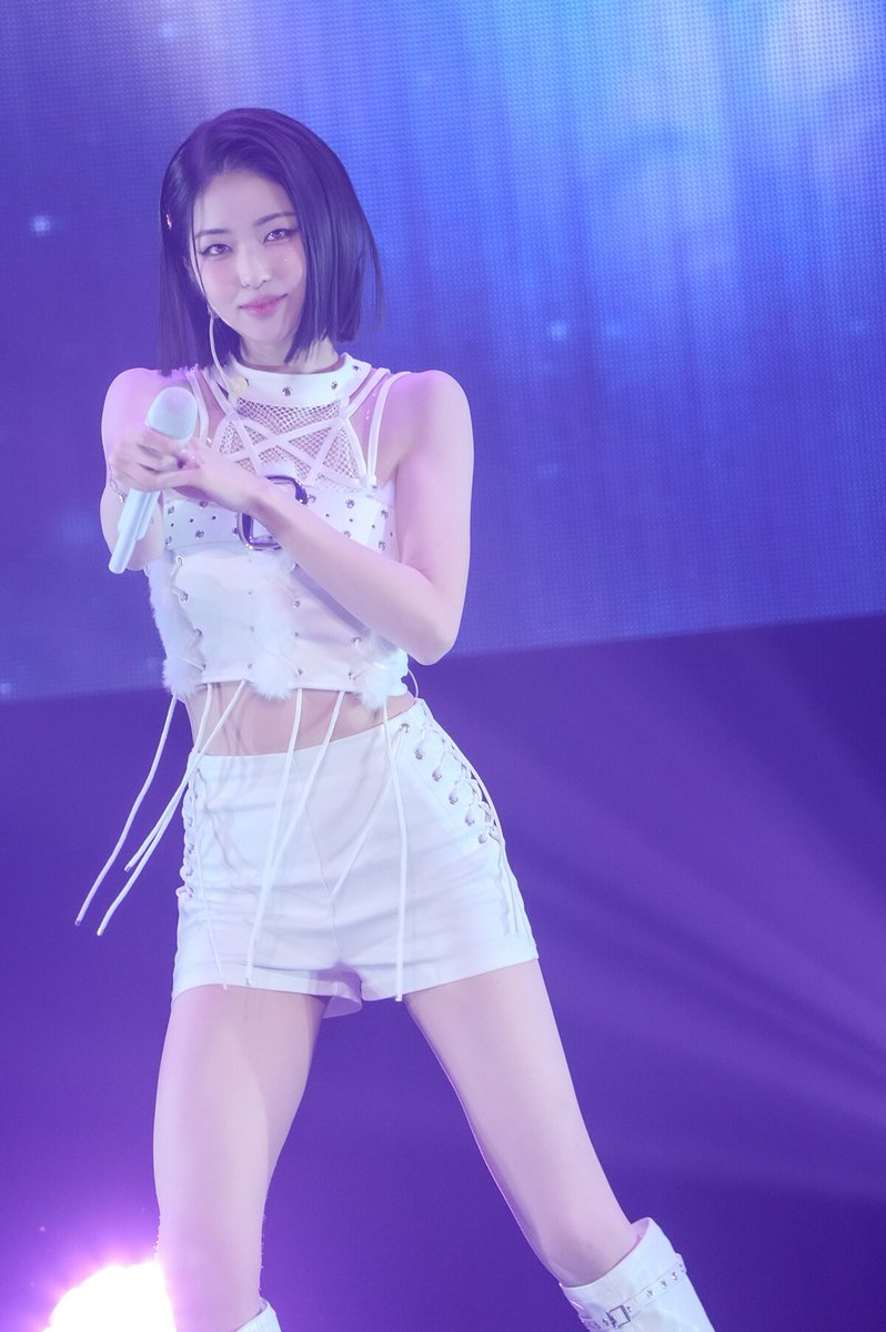 【ライブレポート】IS:SUE初全国ツアー完走、全16曲ほぼノンストップで歌い踊るストイック公演（写真6枚）
natalie.mu/music/news/655…

#ISSUE_1ST_TOUR