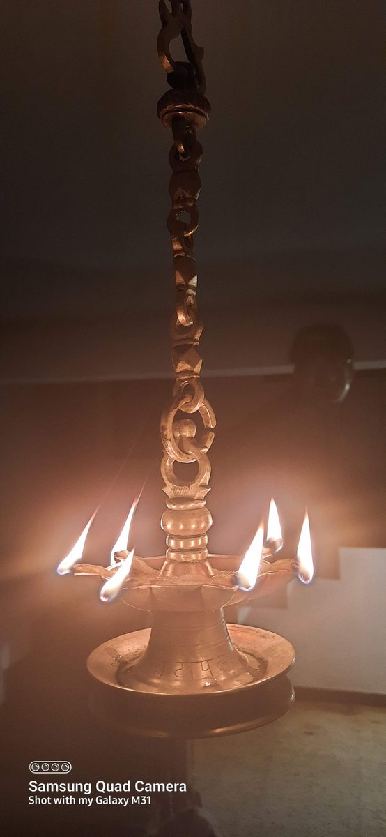 Pinky83996650's tweet photo. Share a picture where light is the main character.✨💫🪔 https://t.co/BlhQZe8RG4