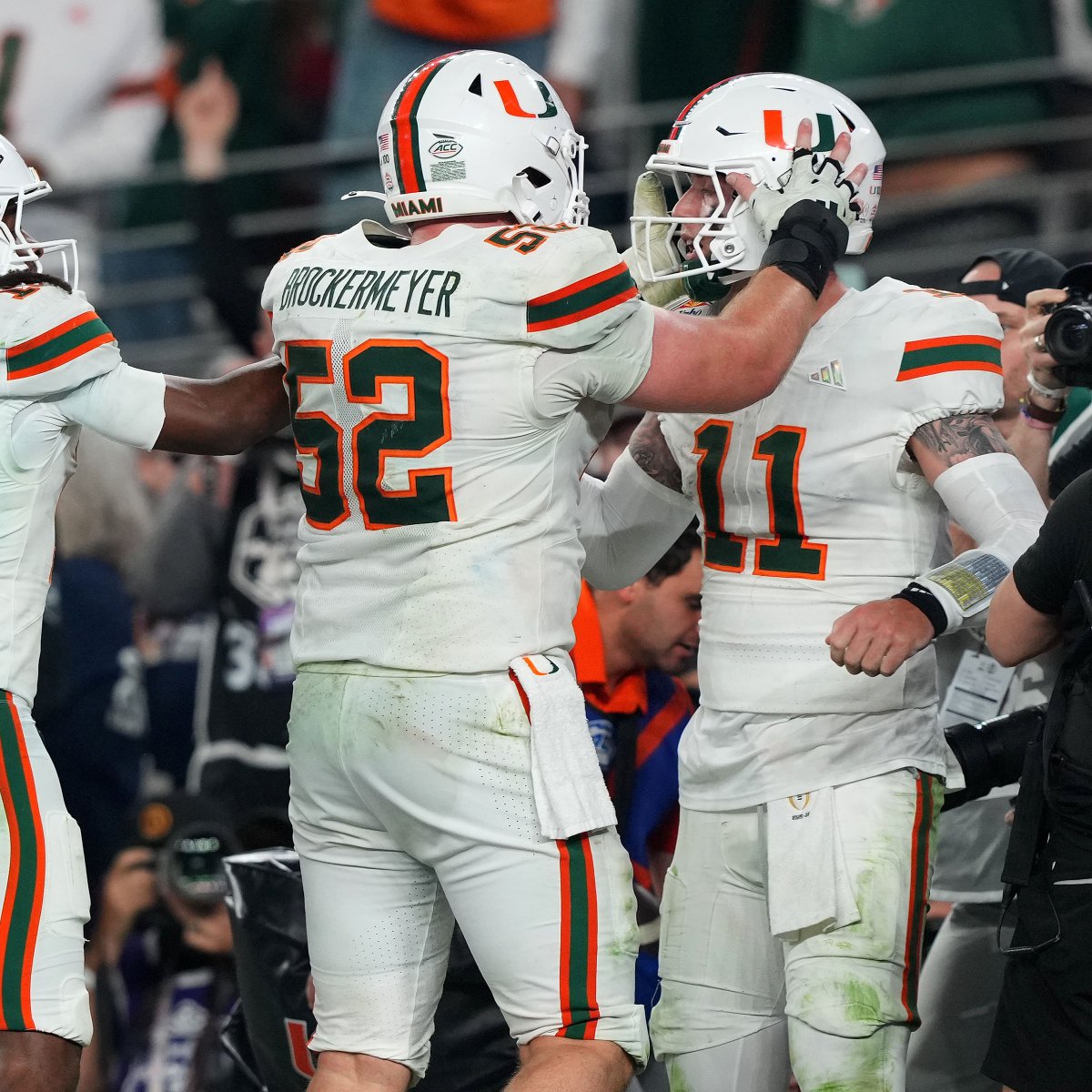 PlayNowSports's tweet photo. Carson Beck and the Miami Hurricanes are going to the #CFBFinal! 🌀

✅ Miami ML (-176)
✅ Miami -3 (-121)

19+ | #FiestaBowl https://t.co/TfTwUCnFno