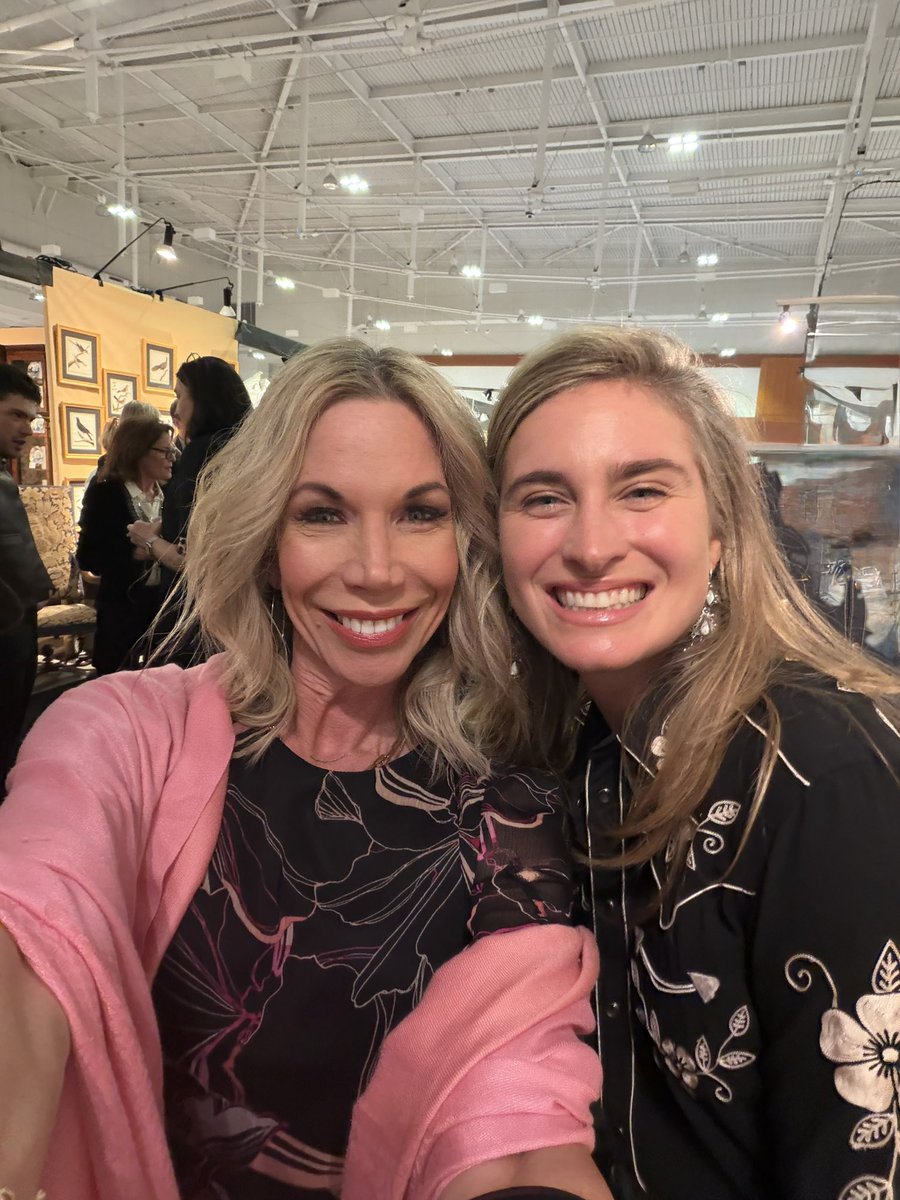 So great seeing Lauren Bush Lauren at the Antiques and Garden Show’s preview party. 
#antiquesandgardenshow #laurenbush #ralphlauren #guestspeaker #nashville