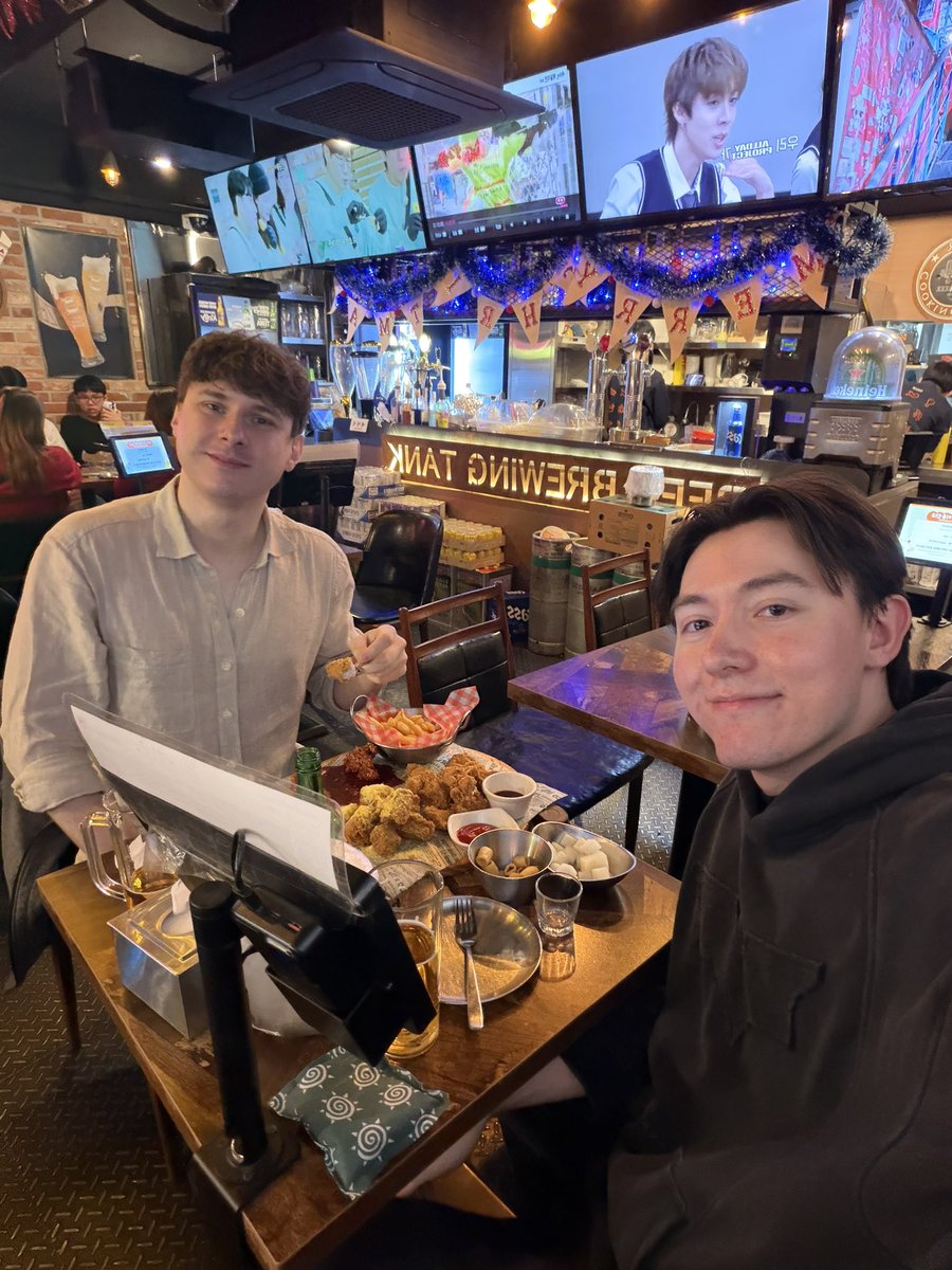 Cookiemanman's tweet image. I ❤️ Korea