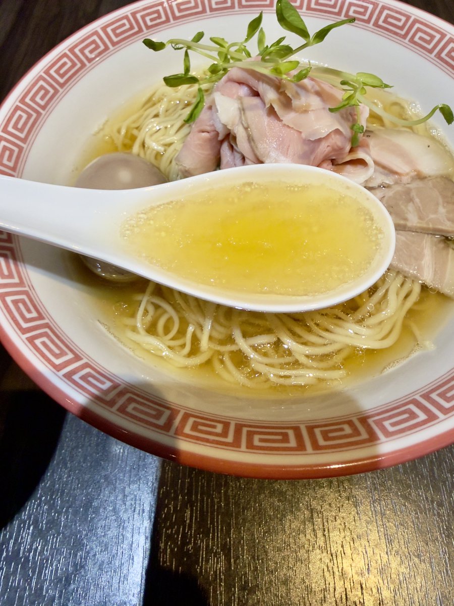 38Vi1's tweet image. 金曜日ランチはヌードルボウズｎ坊さんで🍜
今年最初のn坊さん^_^

デフォの特上塩メンにしました✨

疲れいる胃腸には、旨みたっぷりの澄んだ塩スープ^_^

めちゃくちゃ美味しかった😆

ごちそうさまでした😋

#ヌードルボウズｎ坊
#浅草橋
#n坊始め