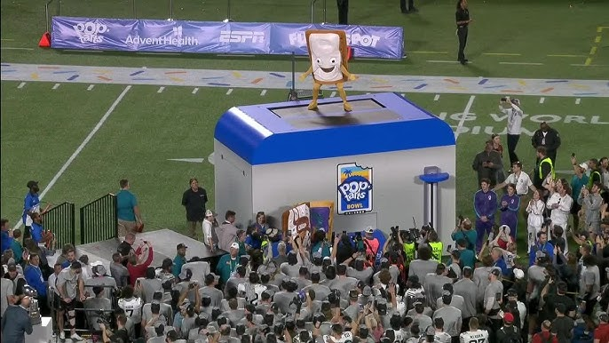 FracPapiTX's tweet image. The Pop Tart bowl should be the final game