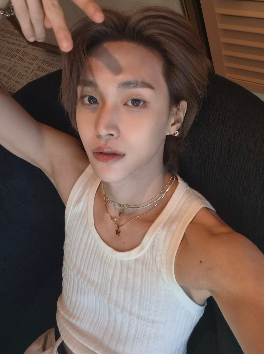 chrryever's tweet image. 260109 위버스 #원빈 #WONBIN