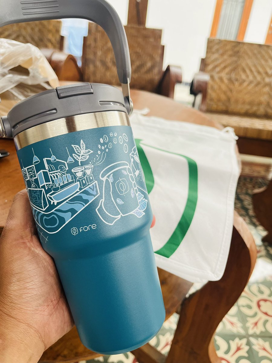 Awal tahun alhamdulillah di kelilingin orang orang baek,,, makasih tumbler nyaa #gayjogja 

Kalau di jual laku gak wkwkwk