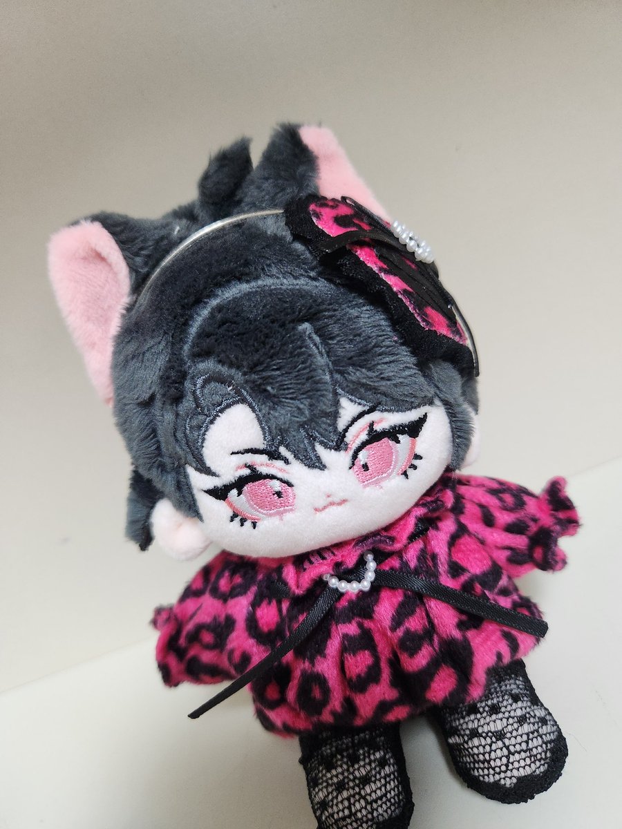 🐈‍⬛ : 내가 그렇게 귀여워?
🥹 : 응응 네가 제일 귀여워 청명아ㅜㅜ