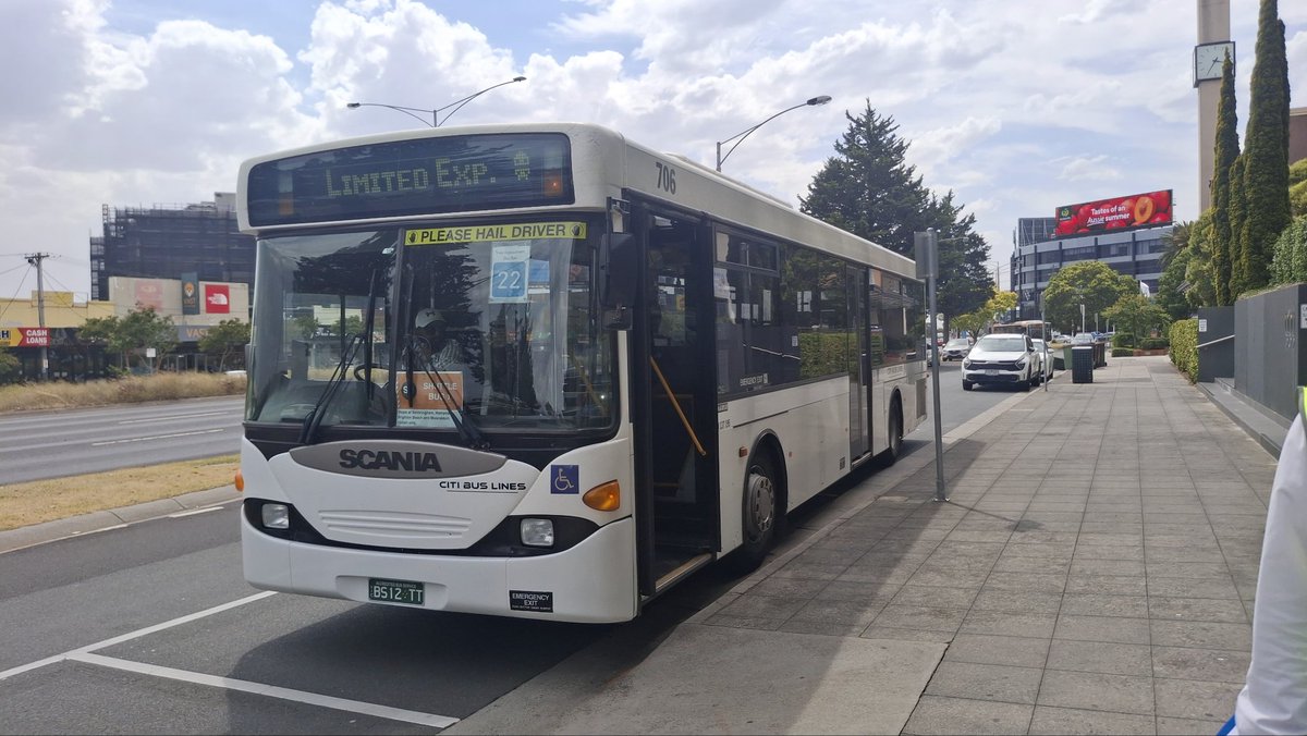 craig_halsall's tweet image. Turns out you shouldn't believe everything on the internet 😵🤷‍♂️

Friday afternoon SH Moorabbin - Sandringham shuttle bus IS RUNNING despite wording on #MetroTrains #SandringhamLine article 🚍

Following this rare #SummerStart route back from #MetroTunnel #StateLibraryStation 🤗