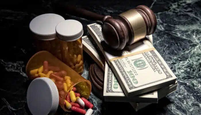 TycoonStoryCo's tweet image. Silence used to be a PR issue.

In 2026, it’s a financial and legal liability.

Pharmaceutical negligence is reshaping corporate risk—triggering lawsuits, regulatory scrutiny, and investor backlash.

tycoonstory.com/the-cost-of-si…

#corporaterisk #pharmaceuticals #businessethics