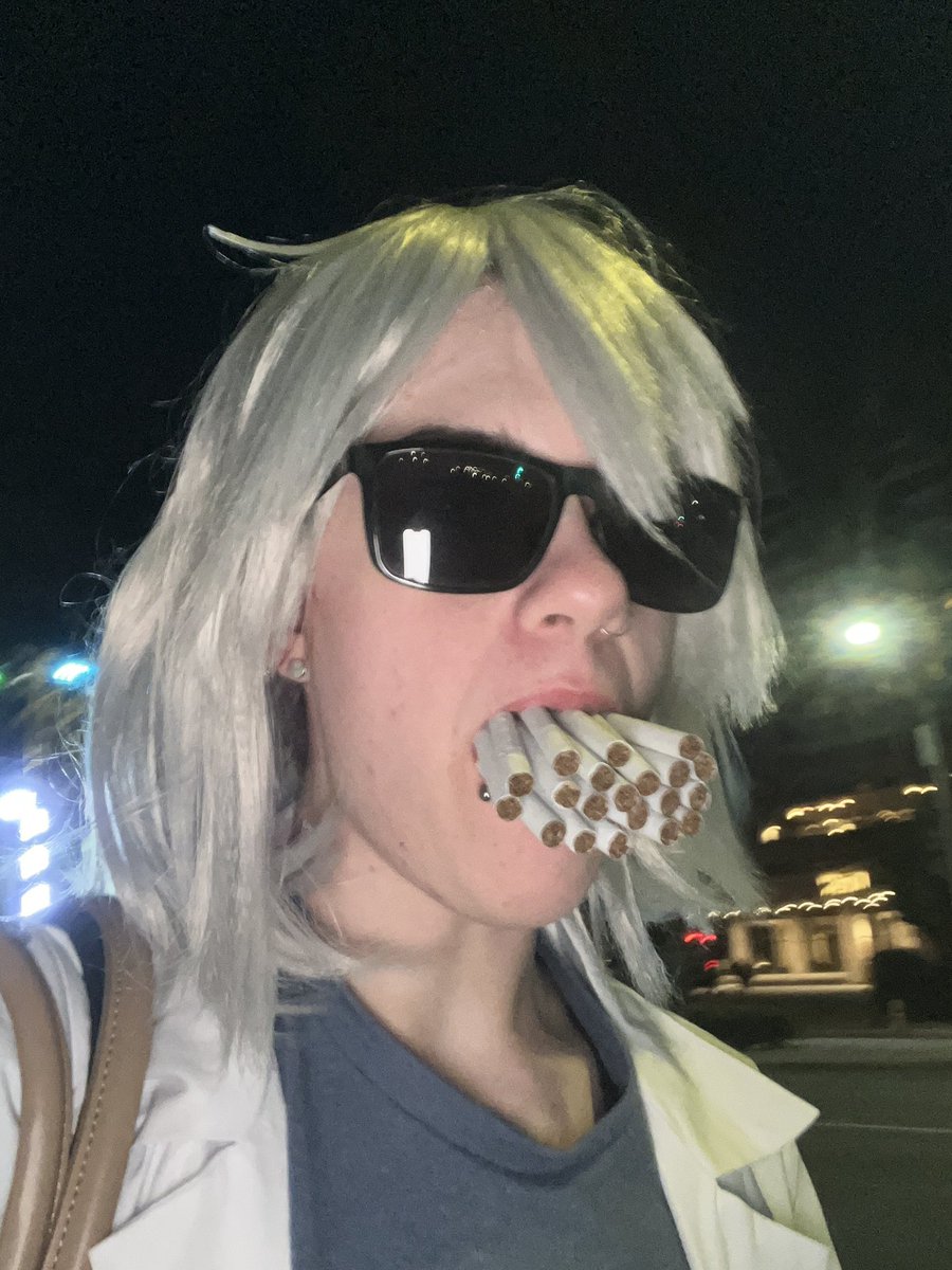 miiykei's tweet image. doing anything but engineering smfh