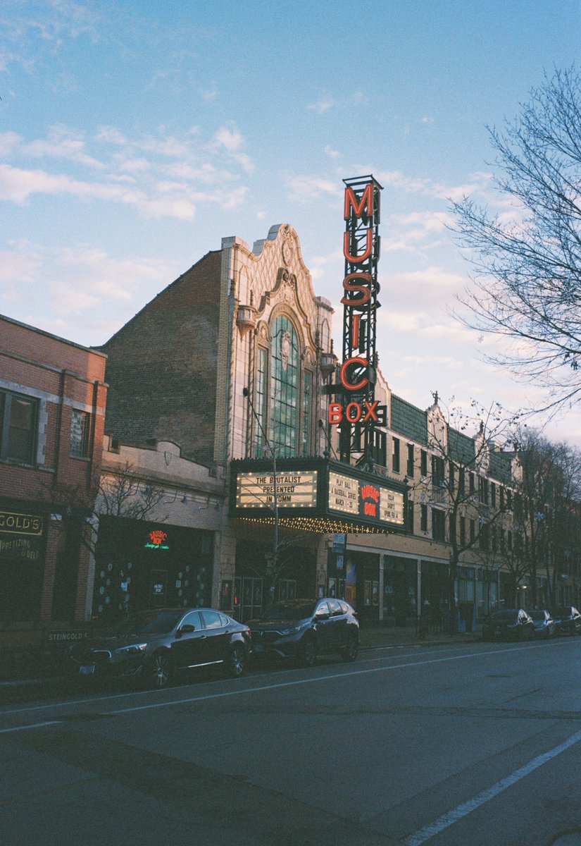 liamconns's tweet image. don't care none as good as the music box