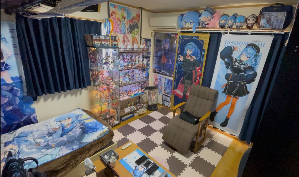 #こんな部屋でも引かないよって人RT
飾る壁がもう、、ない……