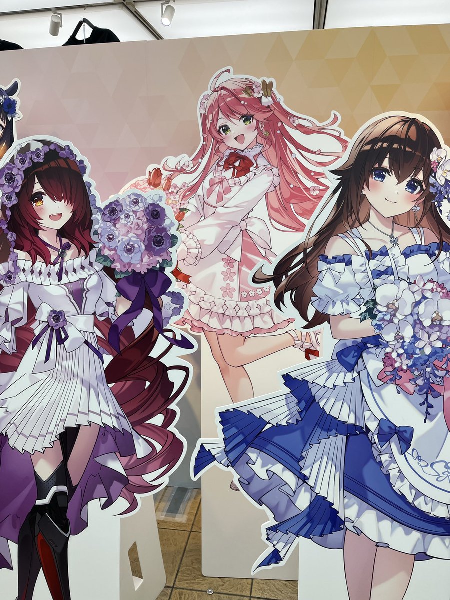 もっと可愛くなっていい 等身大パネル 新しい方のスペースにKV等身大パネルが有って超可愛かった