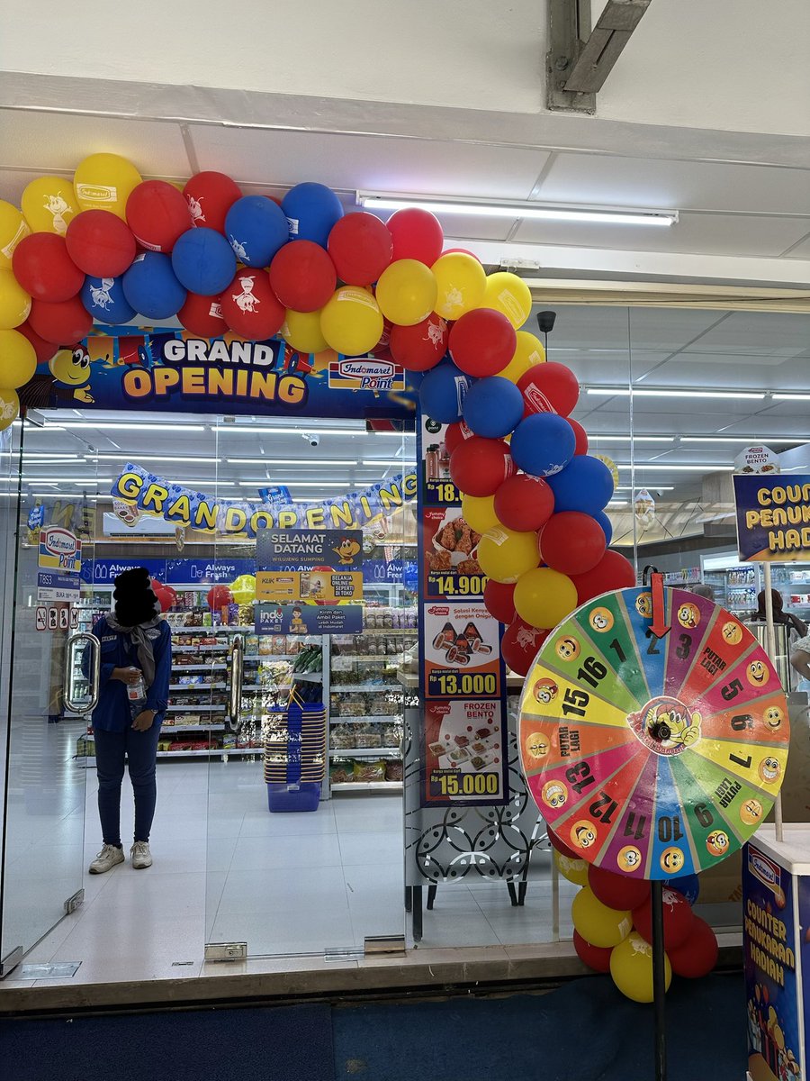 xoxofirstclasss's tweet photo. indomaret di fib udah buka!!! seru bangettt

banyak tempat duduknya, tutup jam 18.00 👍 https://t.co/xDNteNFtVh