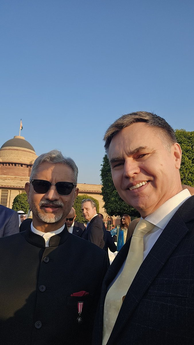 Warm birthday wishes🙏  <a href="/DrSJaishankar/">Dr. S. Jaishankar</a>, Hon’ble Minister of External Affairs of India. Wishing you good health and continued success in your outstanding leadership, strategic vision and deepening Indo–Slovak relations 🇮🇳🇸🇰! <a href="/SlovakiaMFA/">Slovakia MFA 🇸🇰</a>