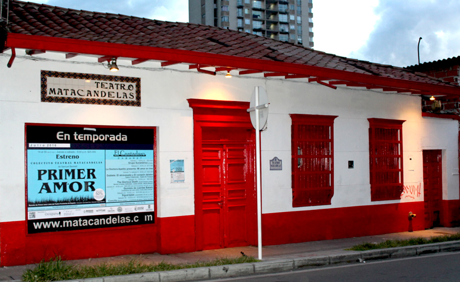 matacandelas's tweet photo. UN  DÍA COMO HOY, hace cuarenta y siete años, a las tres en punto de la  tarde, nació el Colectivo Teatral Matacandelas, entonces, osados  chiquillos irresponsables, éramos nueve un nueve de enero de mil novecientos setenta y nueve. https://t.co/wZZ9kmkSLo
