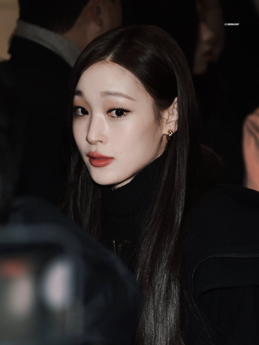 260108 🛫

She captivates me.

#ANNIE #애니 
#ALLDAYPROJECT #ADP #올데이프로젝트