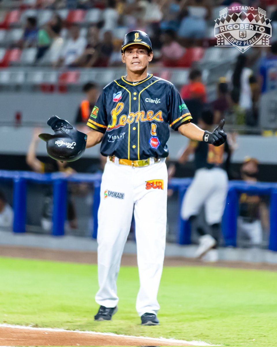 Postales 📸📸 del Juego del Round Robin entre @trenbeisbol y @leonesdeleon_apbn para completar calendario, ya que la tropa metropolitana ya está clasificada para la gran final de #LaProfesional

#estadiorigobertolópezpérez