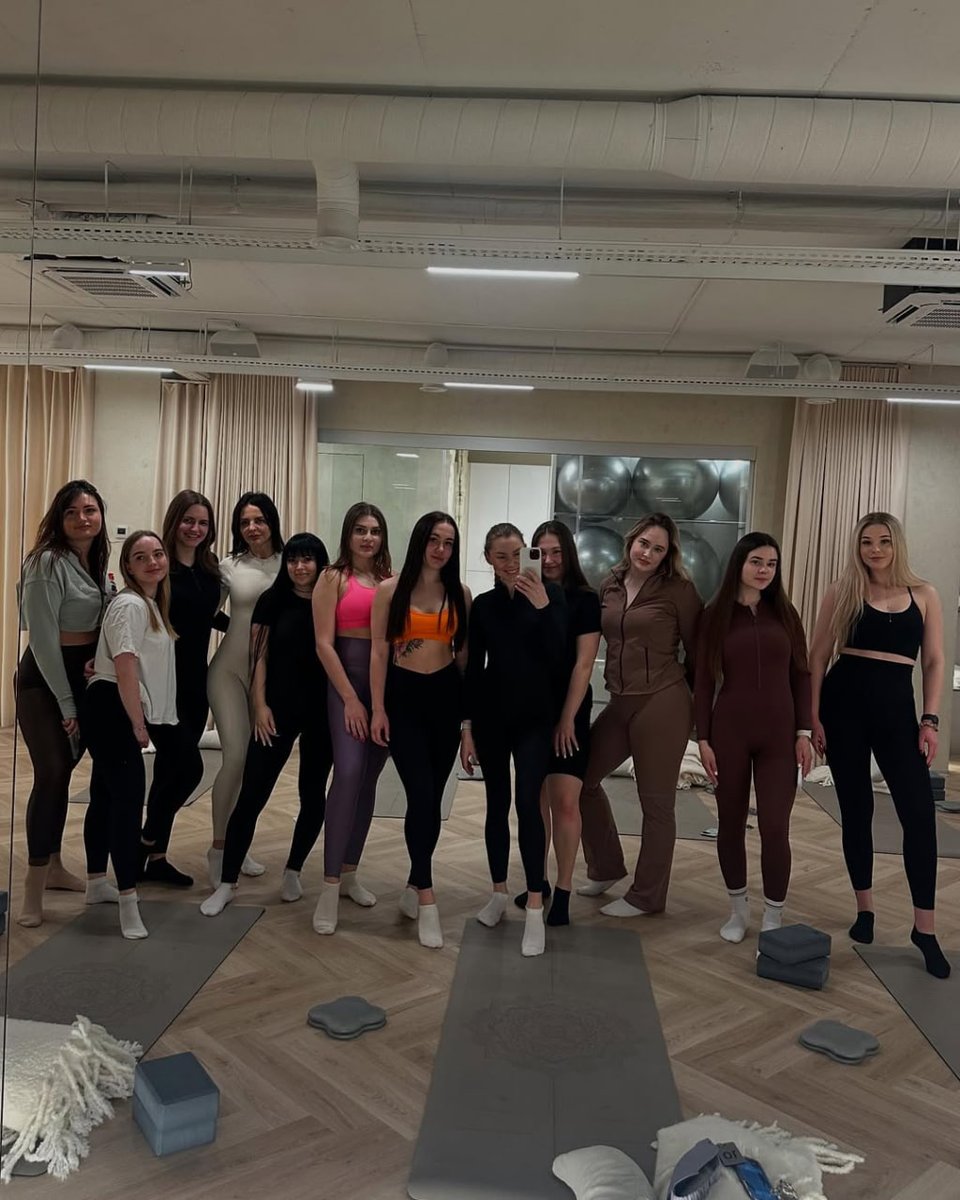 Emily13245341's tweet image. Yoga is not about pursuing perfect poses,

but about learning to listen to your body.

Flexibility is not compromise,

but a form of strength.