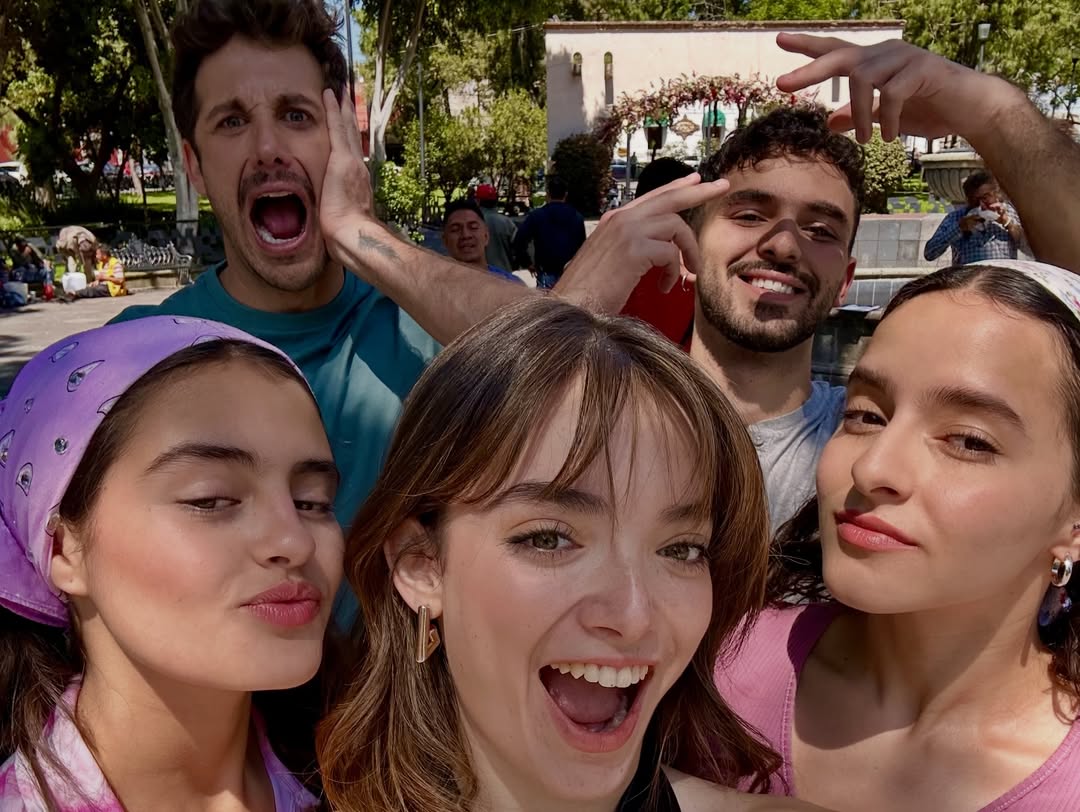 Jorgedd_11's tweet image. Empieza la cuenta regresiva 📺⌛🤎
Joaquin así 🤨 como diciendo: "ora! si el Checo es el que no deja de quererla, a pesar de toda la confusión" jaja
#JoaquinBondoni en ig y tt de Victoria