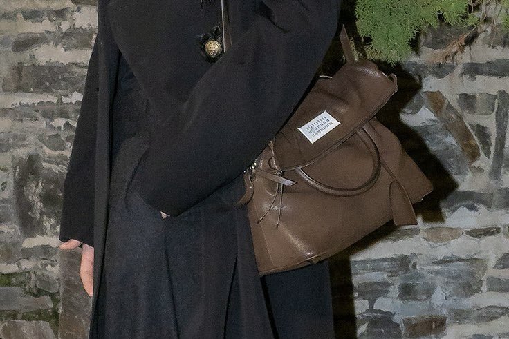 maarkidz's tweet photo. mark lee with maison margiela leather bags! https://t.co/JUF5RnPh3Q