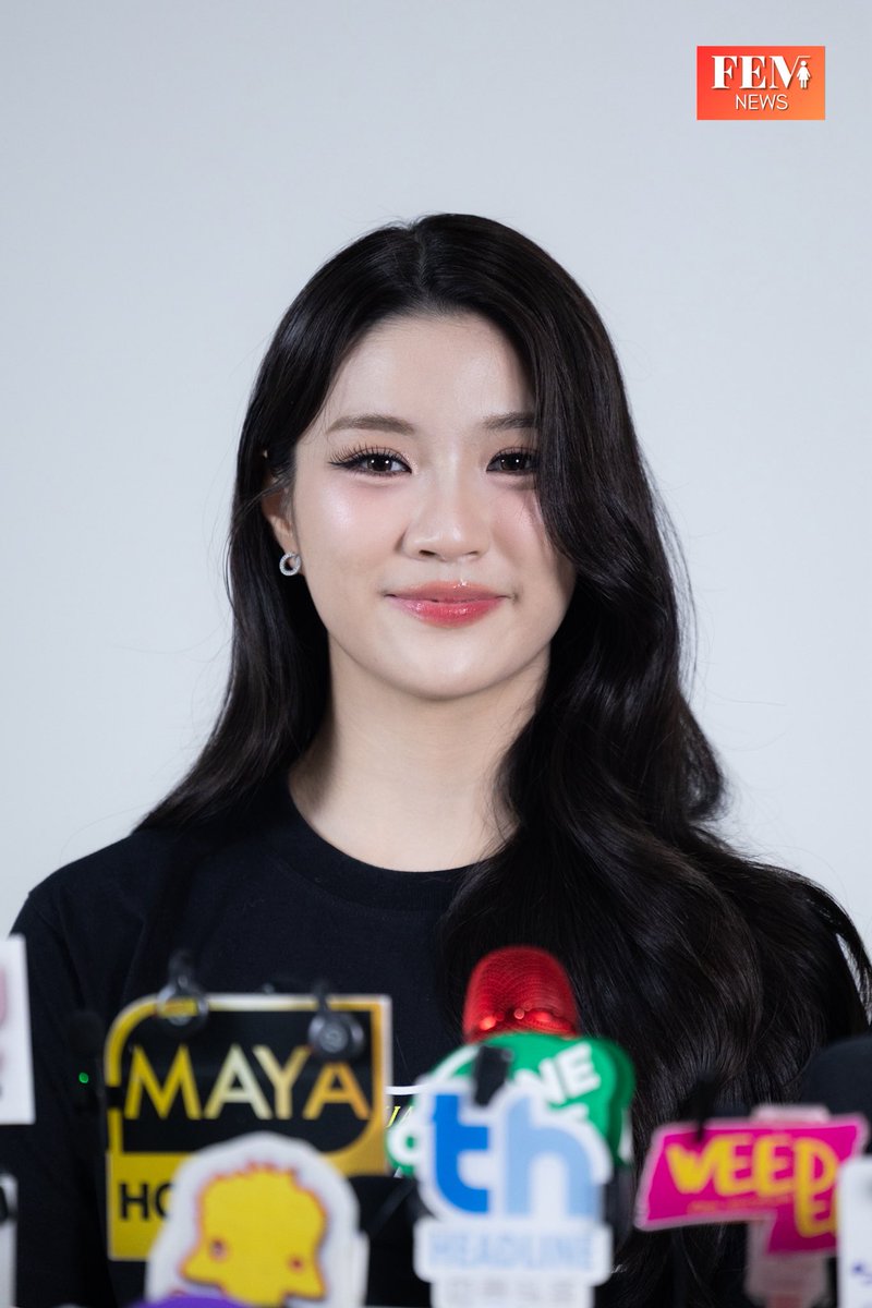 FemNewsTH's tweet image. อีกหนึ่งโมเมนต์อบอุ่นจาก “จินนี่” ใน PRESS TOUR &amp;amp; LIVE
ก่อนพบกันในแฟนคอนเสิร์ตครั้งแรก 💫 อย่าลืมกดบัตรพร้อมกันพรุ่งนี้

#GinnyJaynaHeart2Heart
#GinJay #จินเจ #ginnynatnicha
#S9TConcert #NorthStarEntertainment
#FEMNEWSTH