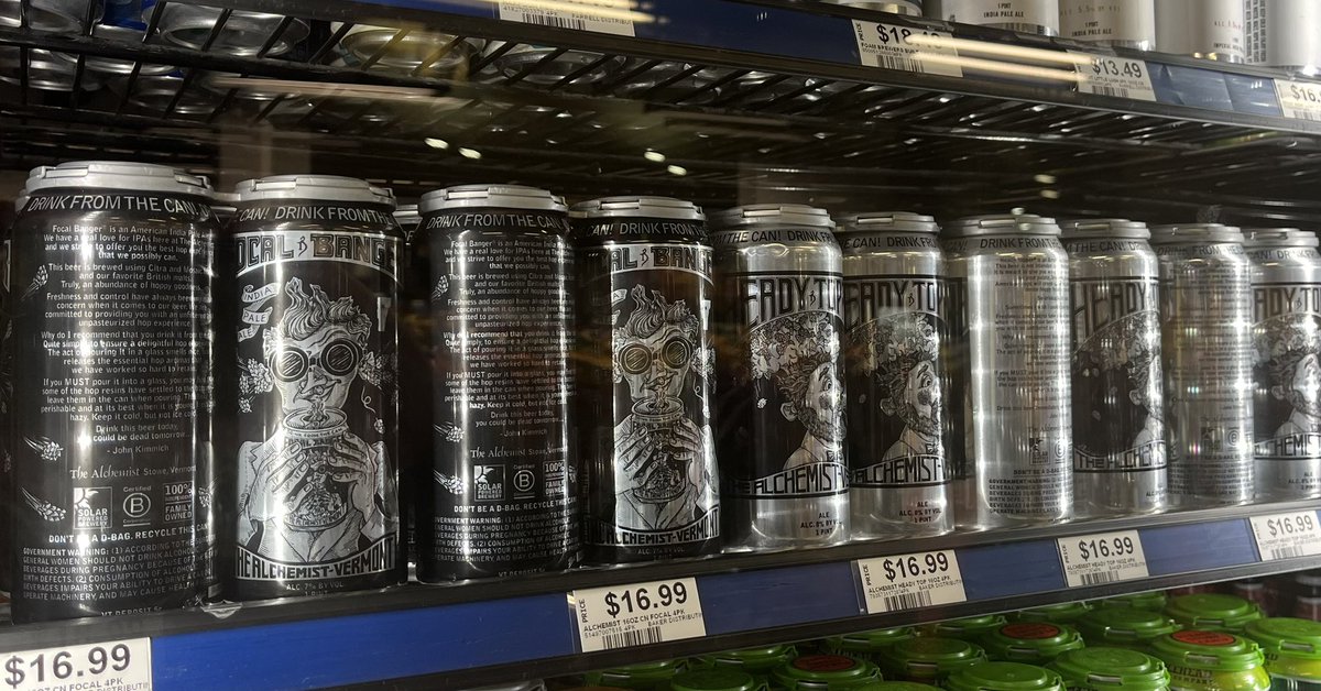 MarcHurBoston's tweet image. Only in Vermont can you find some of the best beer on the planet while pumping gas at a Mobil station. #Quechee