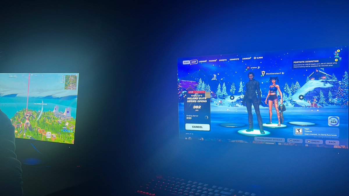 had to game it up at the Internet cafe 🕵️