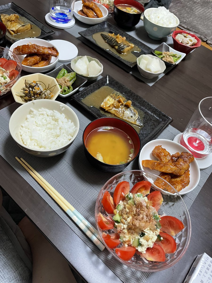 kingTINTAN's tweet photo. ◼︎クリームチーズとキムチとピーマンと肉
◼︎焼きカレーと、唐揚げ、副菜
◼︎鯖の味噌煮、カボチャの肉巻き、サラダ、万願寺とうがらし
◼︎天ぷら、炊き込みご飯 https://t.co/msfg8CvKrC