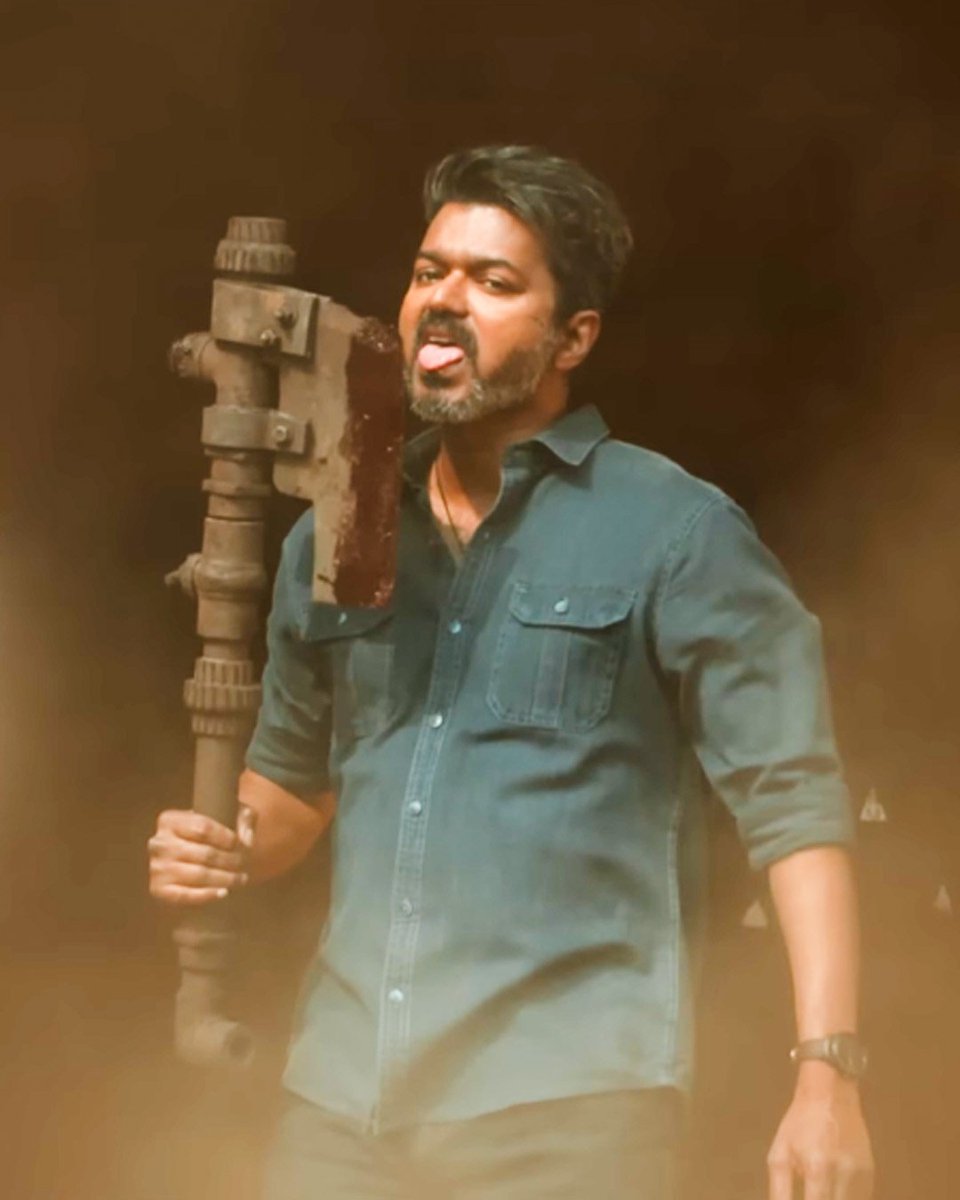 VenkatFilmyBuzz's tweet photo. #BreakingNews - #JanaNayaganJudgement 
Big win! Justice PT Asha of #MadrasHighCourt directs CBFC to issue U/A 16+ certificate for #ThalapathyVijay’s #JanaNayagan 👍👌🔥

Release Date @KvnProductions https://t.co/INlNRv38x7