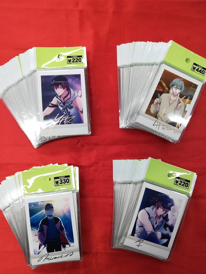 入荷情報】 「アイドリッシュセブン」 ŹOOĻの箔押しサイン入りぱしゃ