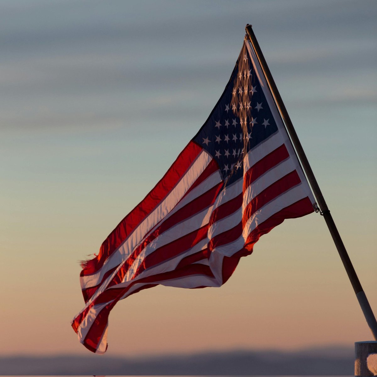 kiyashaber_18's tweet image. ABD'nin çözümü Grönlandlılara kişi başı 100.000 dolar vermeyi teklif edecek.

Peki siz değerli takipçilerimiz 100.000 $'a Amerikan vatandaşı olup ülkenizi satar mıydınız?