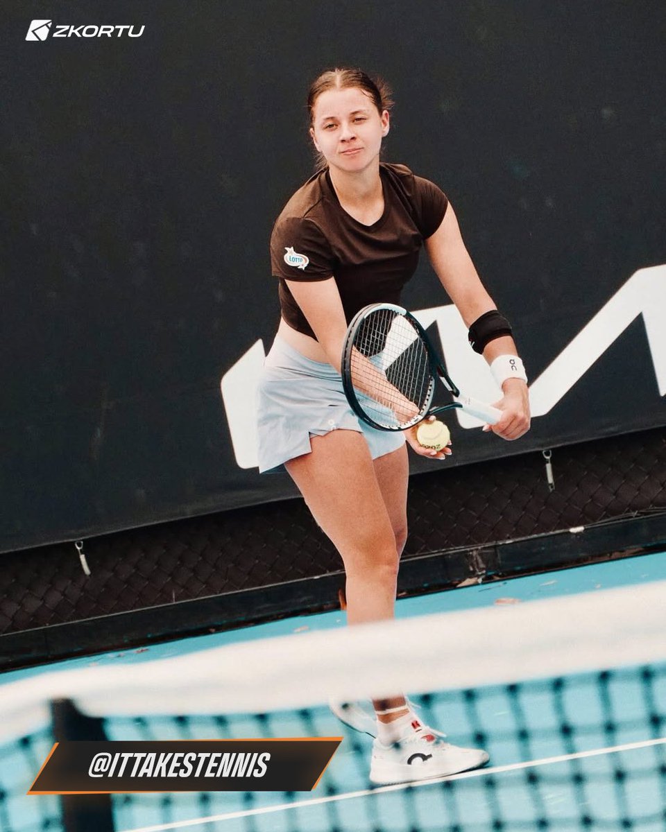 𝗠𝗔𝗝𝗔 𝗪 𝗠𝗘𝗟𝗕𝗢𝗨𝗥𝗡𝗘 ✅

Nasza tenisistka zameldowała się już w miejscu, gdzie za kilka dni rozpoczną się eliminacje Australian Open.

👉 Zaobserwuj profil <a href="/ItTakesTennis/">by Mateusz Mecik</a> na platformie X oraz Instagramie, by na bieżąco śledzić relacje z Melbourne 🇦🇺

📸 Mateusz Męcik