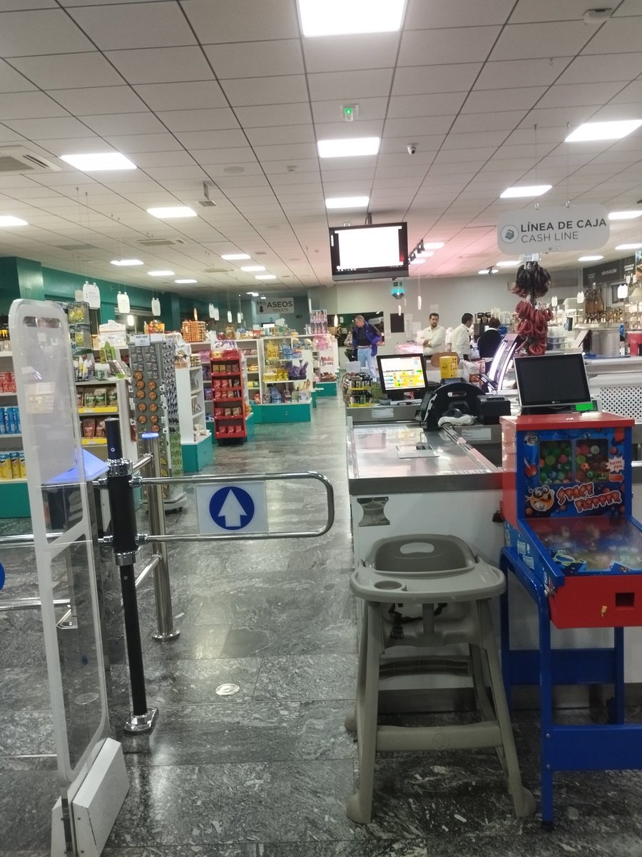 703km, segunda parada y tampoco hay pulpo,me estoy empezando a poner nervioso. Quedan 202km,a ver si tengo suerte la próxima vez