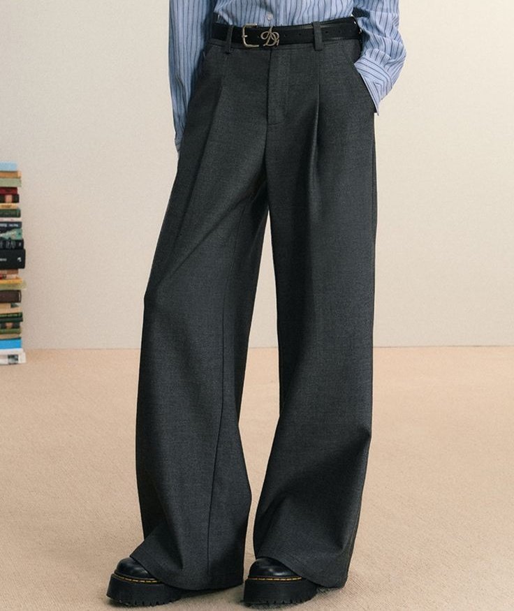 matchakokie's tweet image. comfy minimalist look

a thread