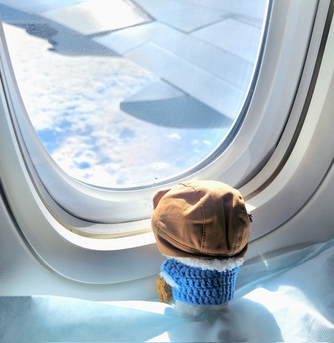 댕통이 꼬까옷 입고 대만 가는 중! ✈️
.
우석이 골든디스크 시상자로 참석한다는 기사 보자마자
위치를 검색해 봤더니 타이베이 시내잖아!! 
엄훠, 이건 가야 돼!! 라며 
급 가족들에게 우리가 사랑하는 대만에 여행이나 가자며-ㅋ
(어이없어하면서도 넘어와준 가족들 사랑합니다💙)
.
혹시나 공항에서