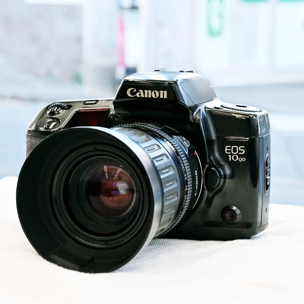 Canon EOS 10QD + EF35-135 ￥9,800- by 青葉台店 1990年発売