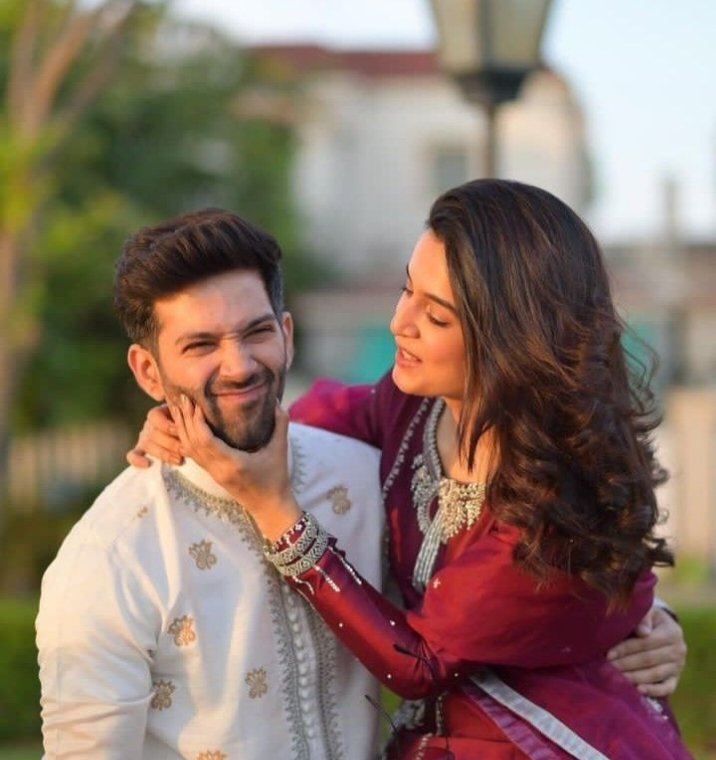 उस दिन तुमने प्रपोज किया और मैं तुमको ना कह देती तो 
.
.
तुम किसी और से प्यार कर लेते ना,धोखेबाज कहीं के...🙄😡